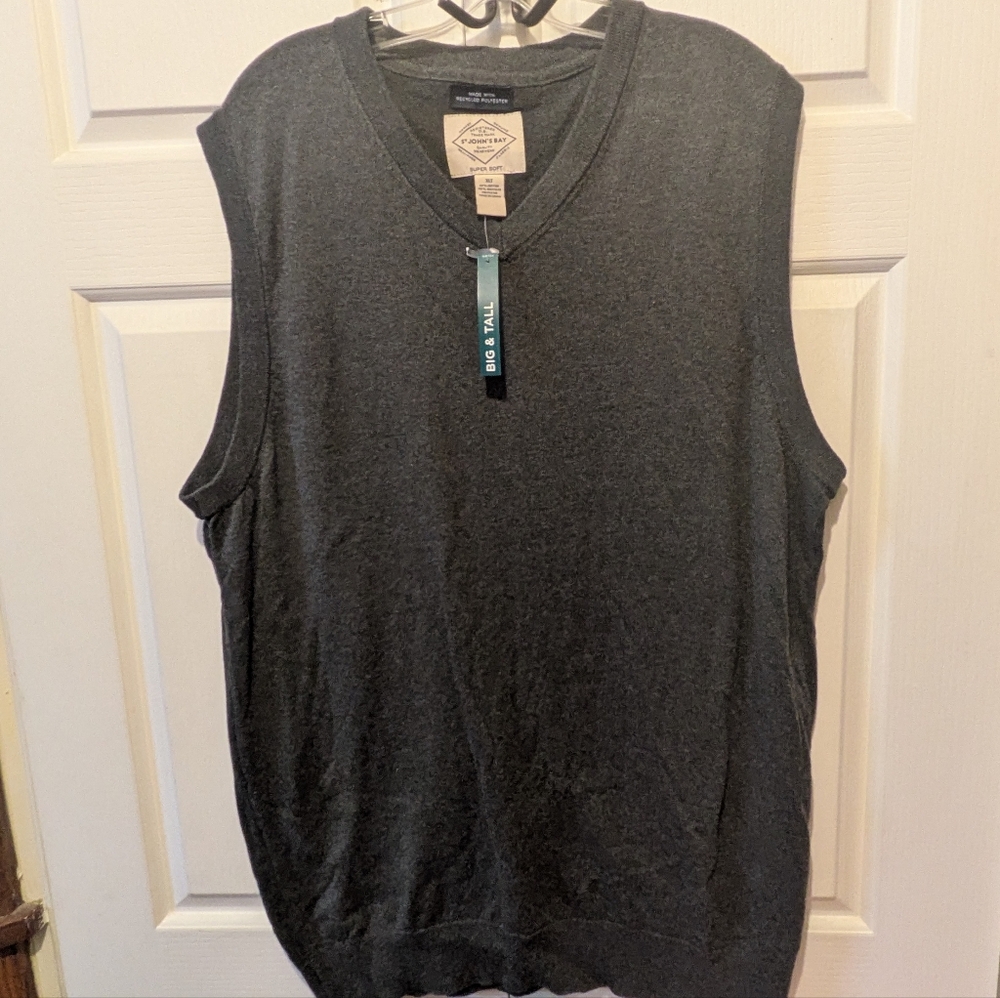 St. John's Bay V-Neck Sweater Vest Men's XLT Super Soft Gray Preppy NWT* See Pix